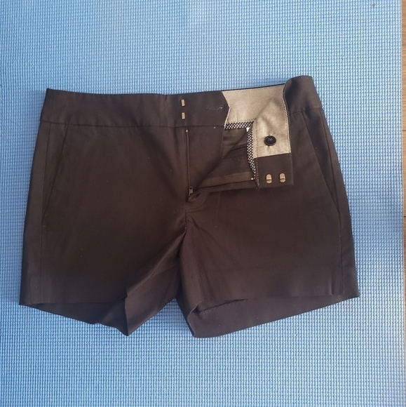 Banana Republic Hampton Fit Shorts - Picture 3 of 7